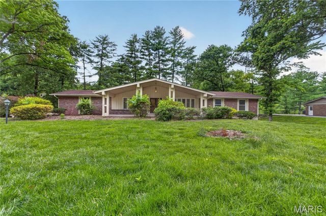 12470 Villa Hill Lane, Creve Coeur, MO 63141