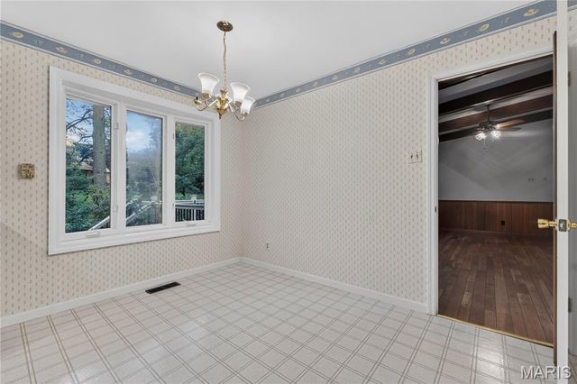 12470 Villa Hill Lane, Creve Coeur, MO 63141