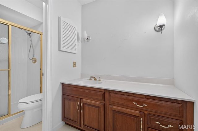12470 Villa Hill Lane, Creve Coeur, MO 63141