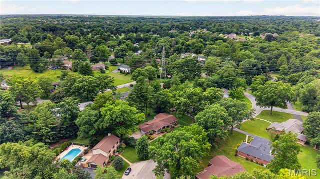 12470 Villa Hill Lane, Creve Coeur, MO 63141