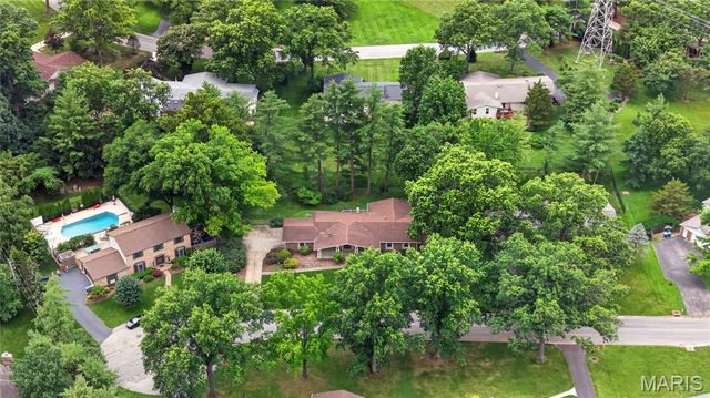 12470 Villa Hill Lane, Creve Coeur, MO 63141