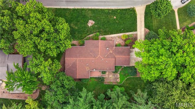 12470 Villa Hill Lane, Creve Coeur, MO 63141