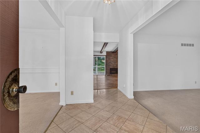12470 Villa Hill Lane, Creve Coeur, MO 63141
