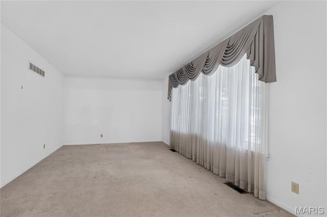 12470 Villa Hill Lane, Creve Coeur, MO 63141