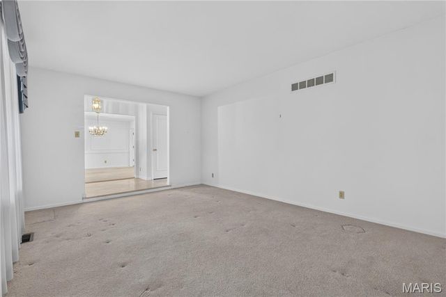 12470 Villa Hill Lane, Creve Coeur, MO 63141