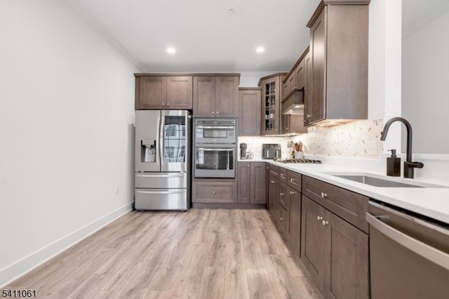 63 Aspen Dr, Cedar Grove Twp., NJ 07009