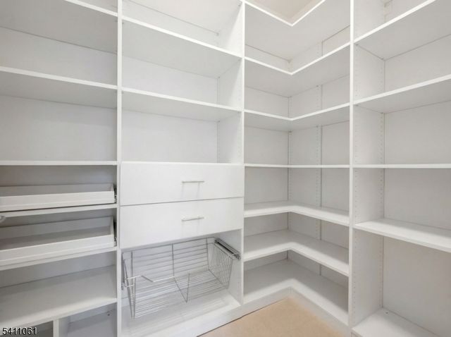 63 Aspen Dr, Cedar Grove Twp., NJ 07009