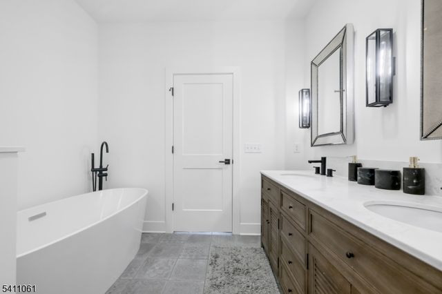 63 Aspen Dr, Cedar Grove Twp., NJ 07009