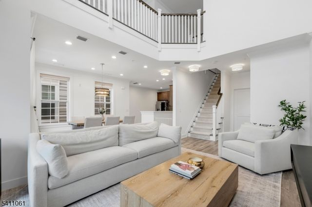 63 Aspen Dr, Cedar Grove Twp., NJ 07009