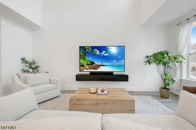 63 Aspen Dr, Cedar Grove Twp., NJ 07009