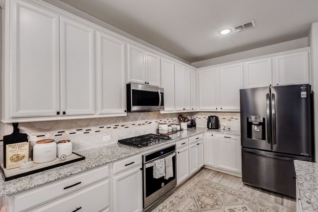 2817 Stallion Trail Way, Aubrey, TX 76227