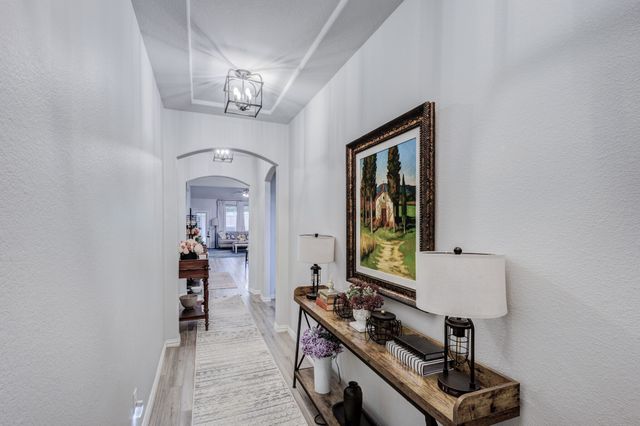 2817 Stallion Trail Way, Aubrey, TX 76227