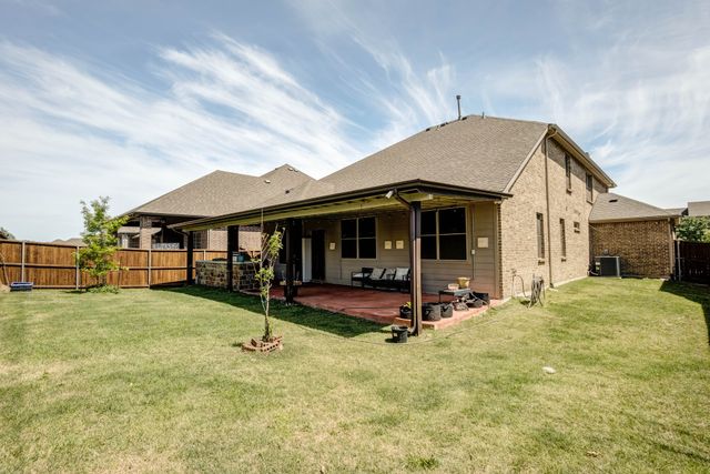 2817 Stallion Trail Way, Aubrey, TX 76227