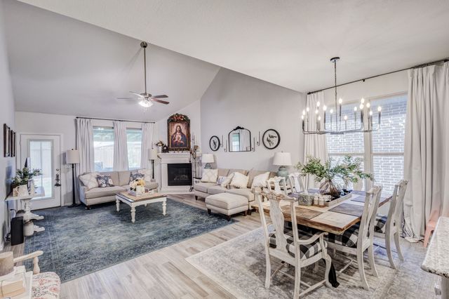 2817 Stallion Trail Way, Aubrey, TX 76227