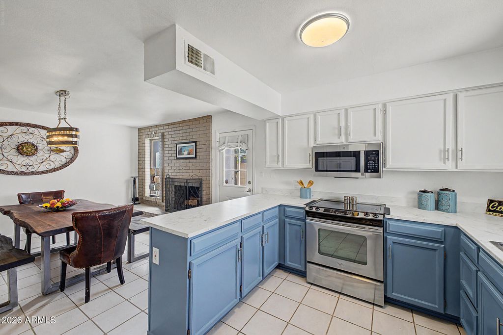 2816 W VILLA MARIA Drive, Phoenix, AZ 85053 — photo 4