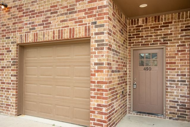 440 Pecan Hollow, Garrett, TX 75119