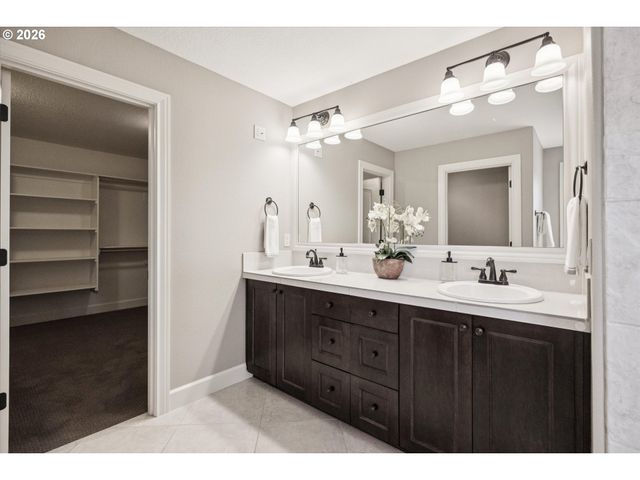 2724 Ridge Ln, West Linn, OR 97068