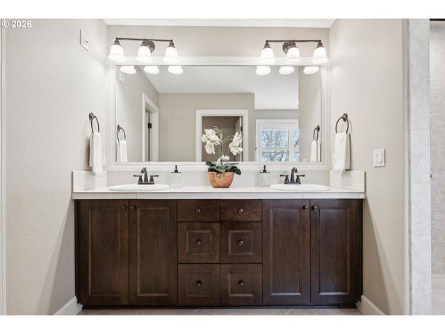 2724 Ridge Ln, West Linn, OR 97068