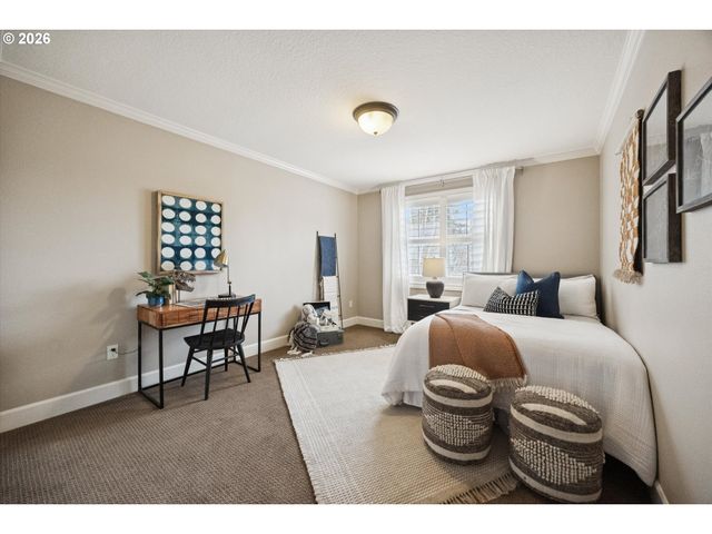 2724 Ridge Ln, West Linn, OR 97068