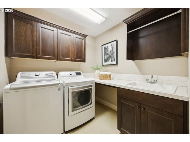 2724 Ridge Ln, West Linn, OR 97068