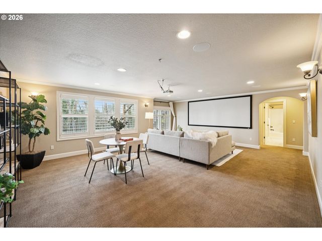 2724 Ridge Ln, West Linn, OR 97068