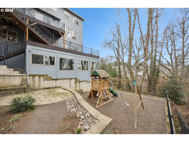 2724 Ridge Ln, West Linn, OR 97068