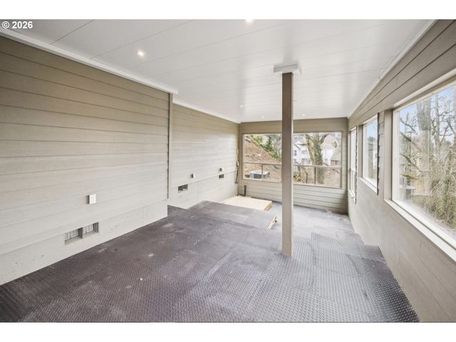 2724 Ridge Ln, West Linn, OR 97068