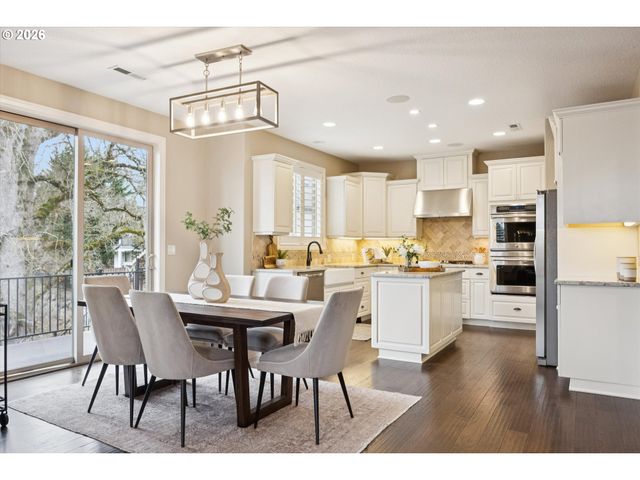 2724 Ridge Ln, West Linn, OR 97068