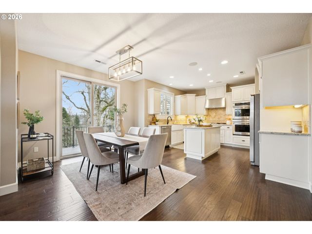 2724 Ridge Ln, West Linn, OR 97068