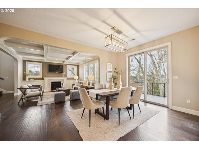 2724 Ridge Ln, West Linn, OR 97068