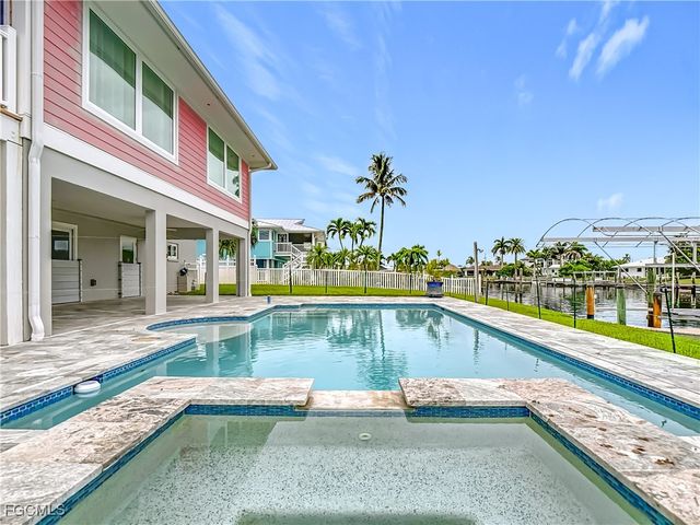 18443 Deep Passage LN, Fort Myers Beach, FL 33931