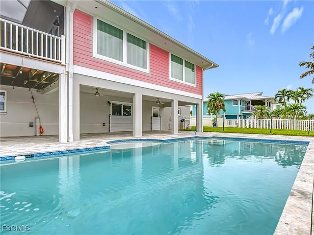 18443 Deep Passage LN, Fort Myers Beach, FL 33931