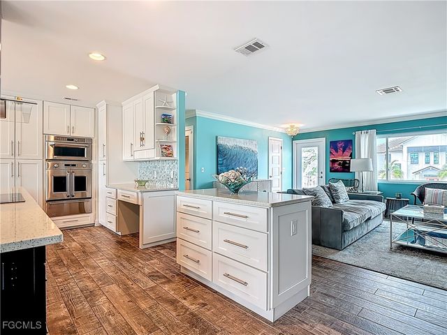 18443 Deep Passage LN, Fort Myers Beach, FL 33931