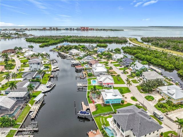 18443 Deep Passage LN, Fort Myers Beach, FL 33931