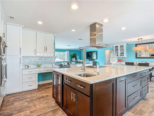 18443 Deep Passage LN, Fort Myers Beach, FL 33931