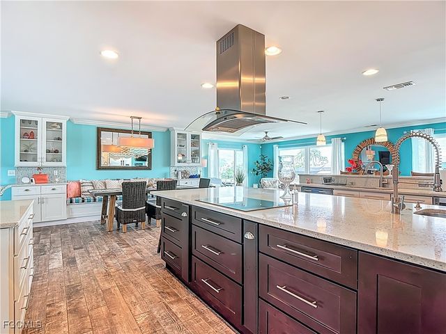 18443 Deep Passage LN, Fort Myers Beach, FL 33931