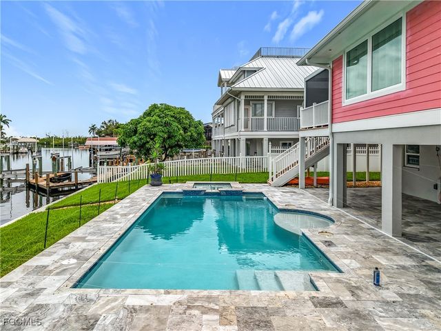18443 Deep Passage LN, Fort Myers Beach, FL 33931