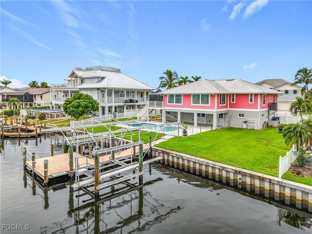 18443 Deep Passage LN, Fort Myers Beach, FL 33931