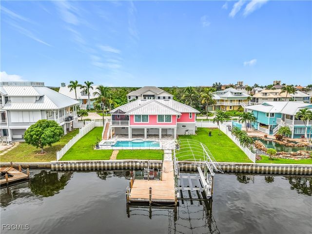 18443 Deep Passage LN, Fort Myers Beach, FL 33931