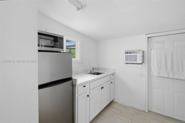 3177 NW 75th Way, Hollywood, FL 33024