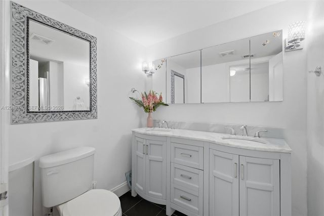 3177 NW 75th Way, Hollywood, FL 33024
