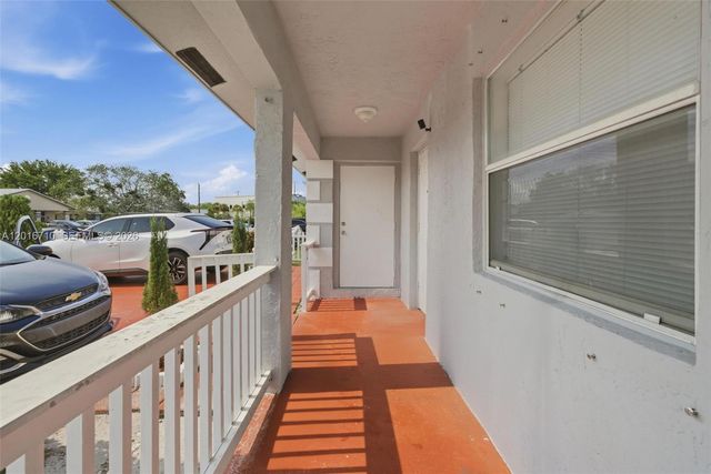 3177 NW 75th Way, Hollywood, FL 33024