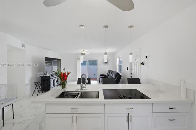 3177 NW 75th Way, Hollywood, FL 33024