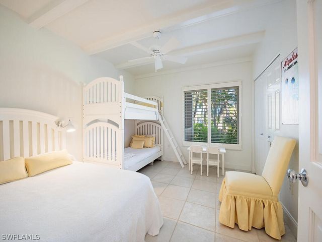 5818 Glencove DR 103, Naples, FL 34108