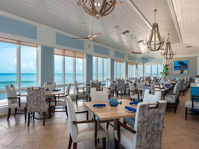 5818 Glencove DR 103, Naples, FL 34108