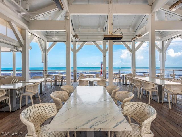 5818 Glencove DR 103, Naples, FL 34108