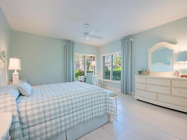 5818 Glencove DR 103, Naples, FL 34108