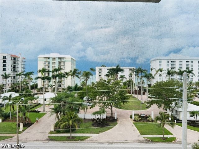 1200 Gulf Shore BLVD N 404, Naples, FL 34102