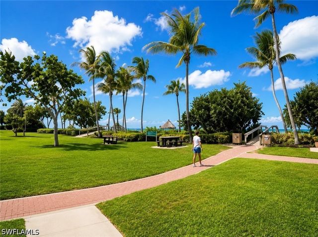 1200 Gulf Shore BLVD N 404, Naples, FL 34102