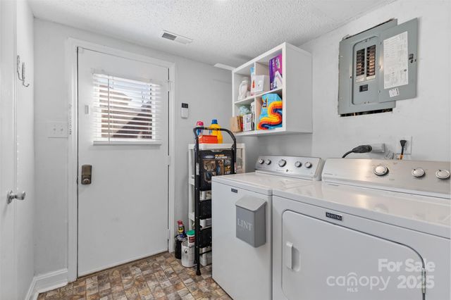 1323 Ranch Road, Charlotte, NC 28208